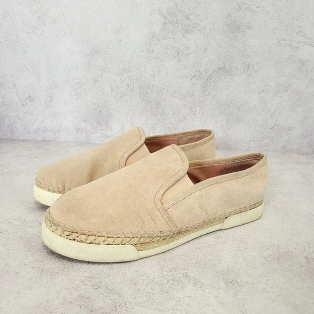 Coastal Chic Slip On Sneakers Womens 8 Nude‎ Neutral Suede Loafer VINCE CAMUTO